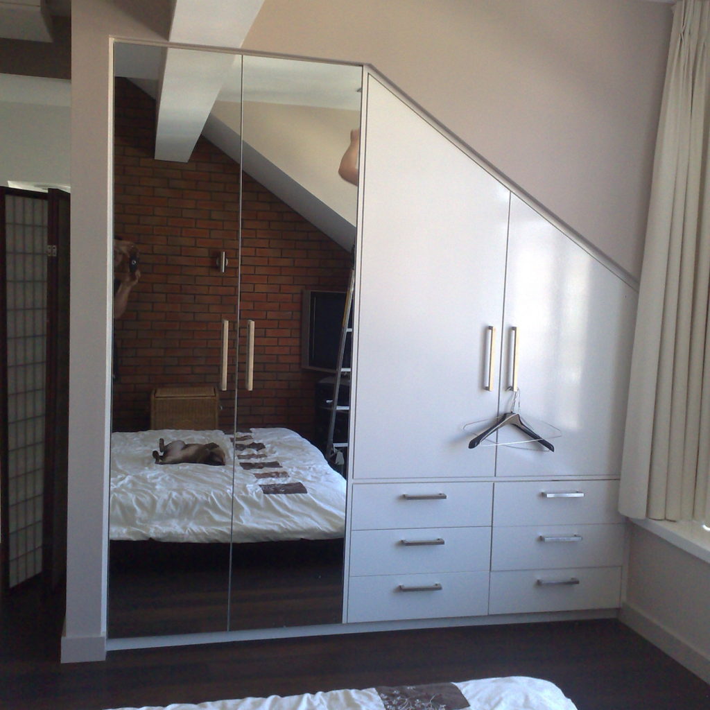 Custom made wardrobe Adroit Builders